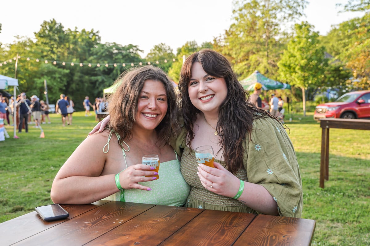 Guests enjoying Brew at the Zoo